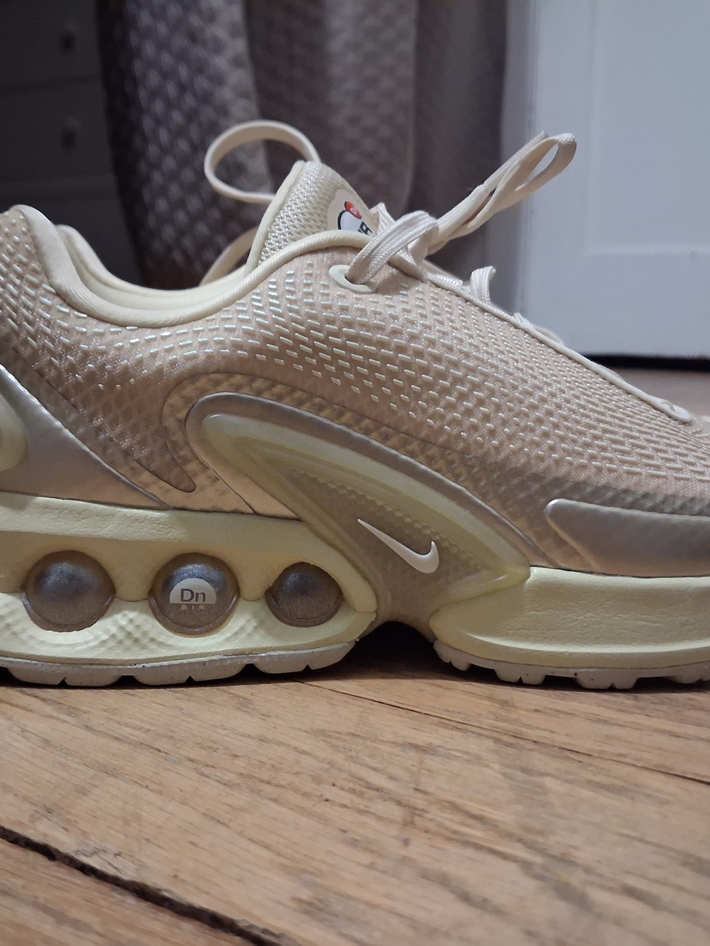 Nike Air Max Dn "Light Khaki / Team Gold" – Women's Size 7 (No Box)